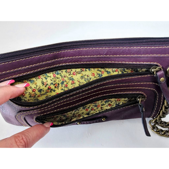 VTG Axcess Liz Claiborne Purple Leather Wtistlet Clutch Purse 3 Zipper Chain - Picture 7 of 7